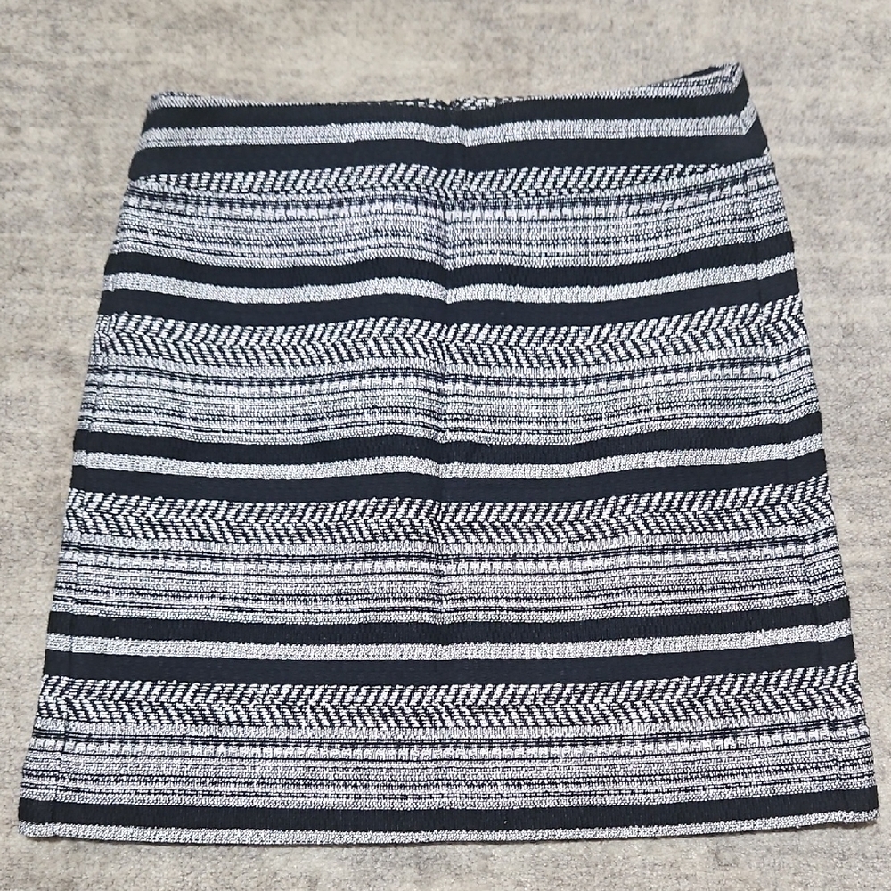 LOFT Monochrome Striped Pencil Skirt